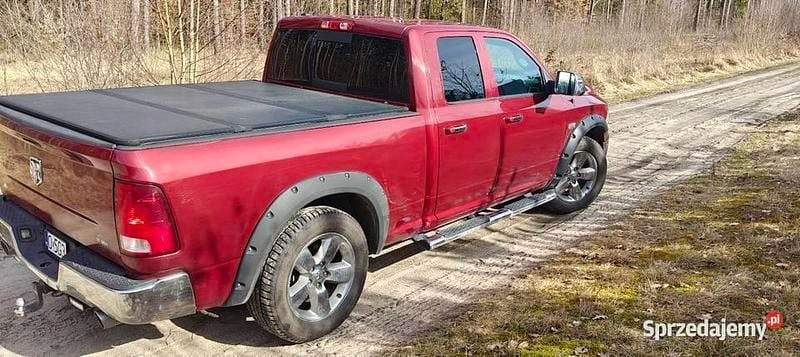 Używany Dodge Ram 2014 Bordowy Pickup
