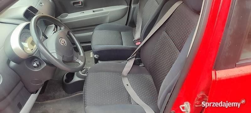 Używany Daihatsu Sirion 2007 Czerwony Hatchback