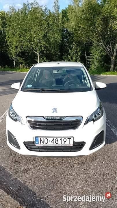 Biały Używany 2015 Peugeot 108 Hatchback | 21 500 zł - Obraz 1/4