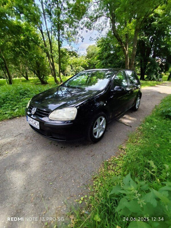 Czarny Używany 2006 VW Golf V Hatchback | 9900 zł (Uczciwa cena) - Obraz 1/4
