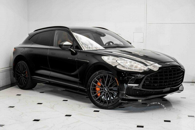 Czarny Używany 2023 Aston Martin DBX 707 SUV | 1 086 000 zł - Obraz 1/4