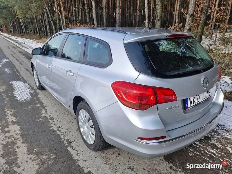Używany Opel Astra 2014 Srebrny Kombi