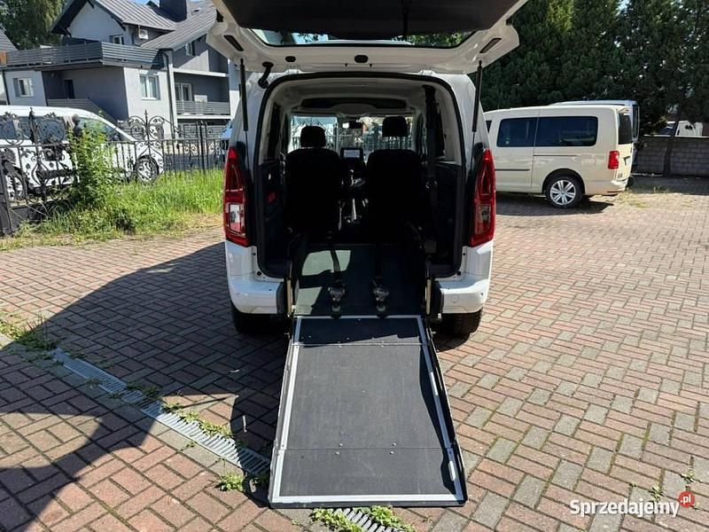 Biały Używany 2021 Opel Combo Life Kombi | 130 000 zł - Obraz 1/4