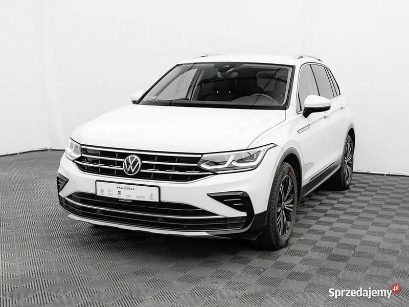 Biały Używany 2021 VW Tiguan SUV | 104 810 zł (Uczciwa cena) - Obraz 1/4