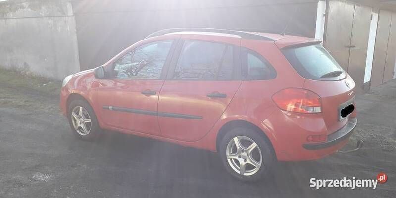 Czerwony Używany 2011 Renault Clio GrandTour Kombi | 15 900 zł (Dobra cena) - Obraz 1/1
