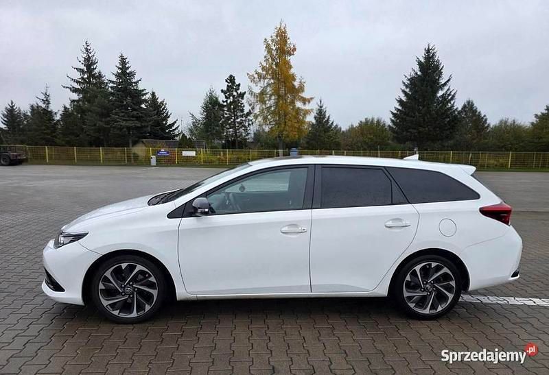 Używany Toyota Auris 2016