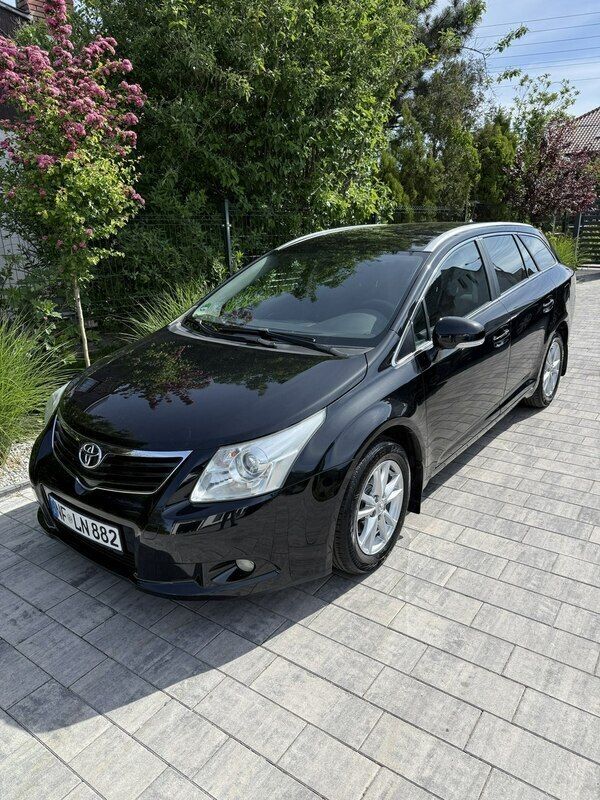 Czarny Używany 2010 Toyota Avensis Kombi | 34 900 zł - Obraz 1/4
