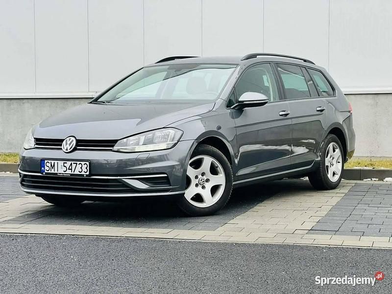 Używany VW Golf VII Highline 150 KM (110 kW) 2018 Szary (metalik) Kombi