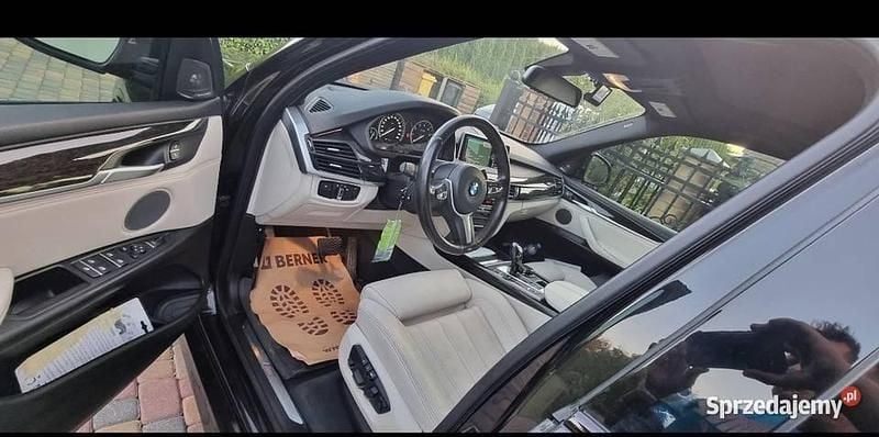 Czarny Używany 2016 BMW X5 M Sport SUV | 139 990 zł - Obraz 1/4