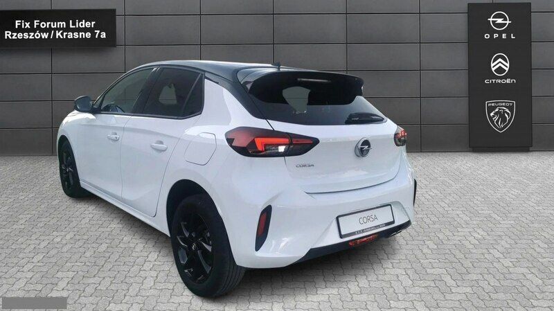 Używany Opel Corsa 130 KM (95 kW) 2023 Biały Sedan/Limuzyna
