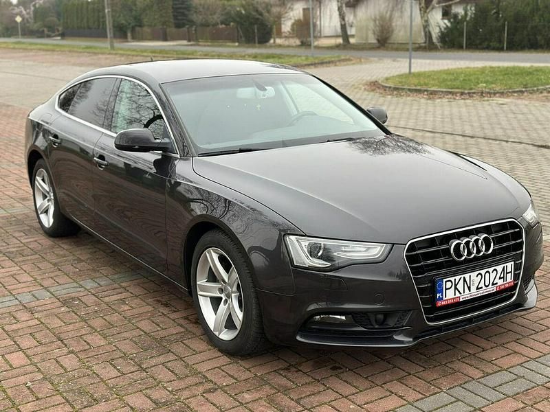 Czarny Używany 2016 Audi A5 Coupe | 44 000 zł - Obraz 1/4