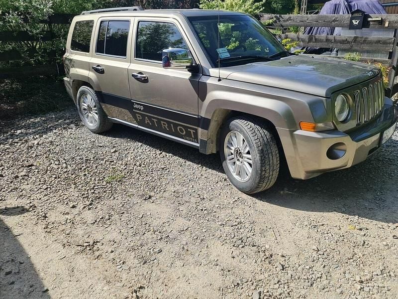 Używany Jeep Patriot 2007 Brązowobeżowy SUV