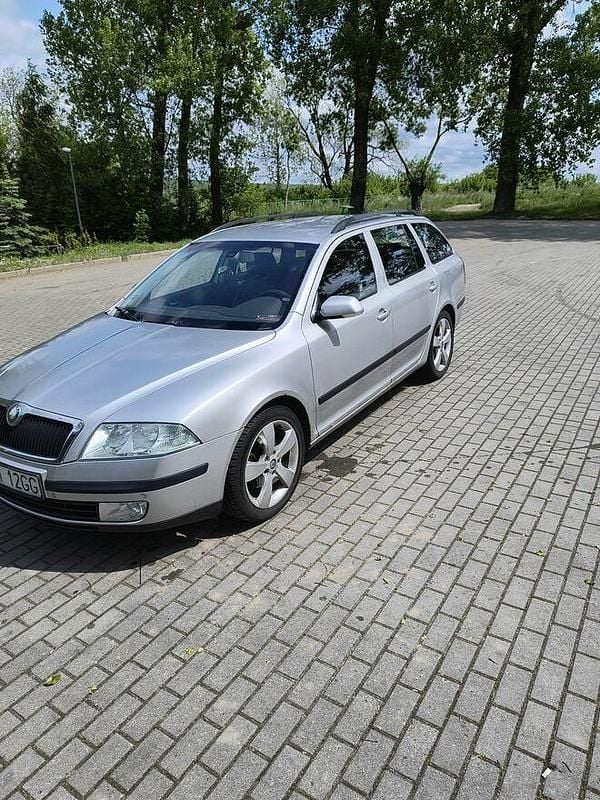 Srebrny Używany 2006 Skoda Octavia Kombi | 6500 zł (Uczciwa cena) - Obraz 1/4