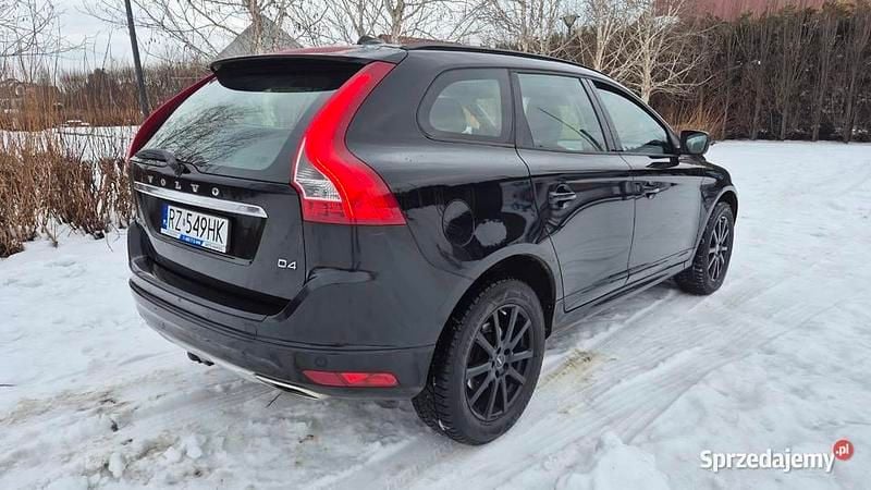 Używany Volvo XC60 2015 Czarny SUV