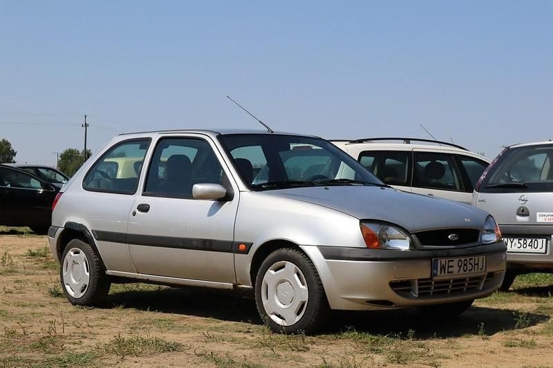 Srebrny Używany 2001 Ford Fiesta Hatchback | 2500 zł - Obraz 1/4