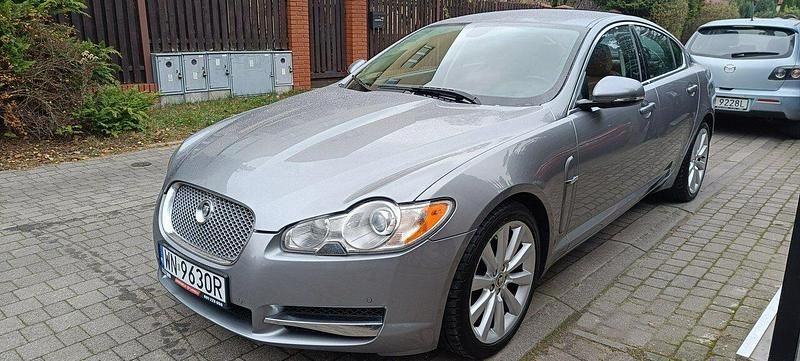 Używany Jaguar XF 211 KM (155 kW) 2011 Szary (metalik, perła) Sedan/Limuzyna