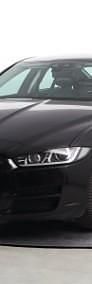 Używany Jaguar XE 180 KM (132 kW) 2016 Czarny Sedan/Limuzyna