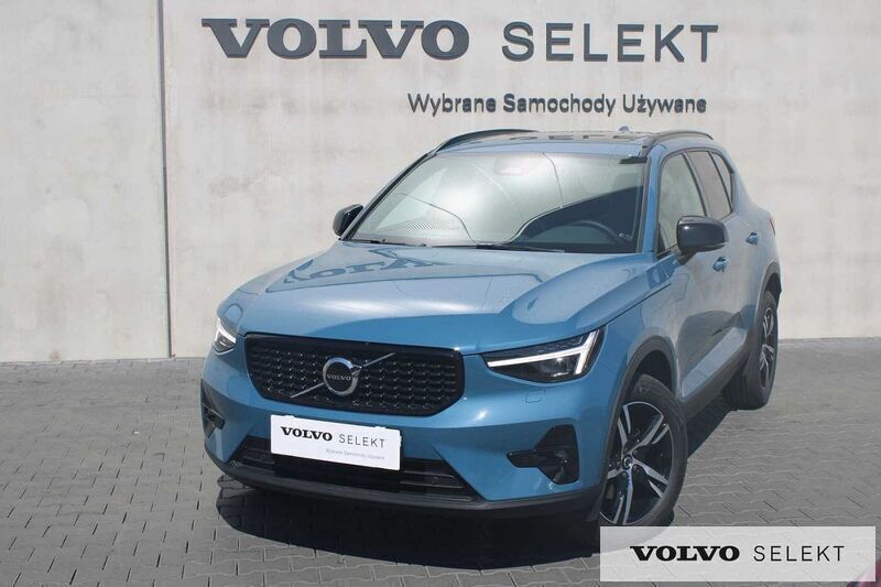 Niebieski Używany 2025 Volvo XC40 SUV | 169 900 zł (Uczciwa cena) - Obraz 1/3