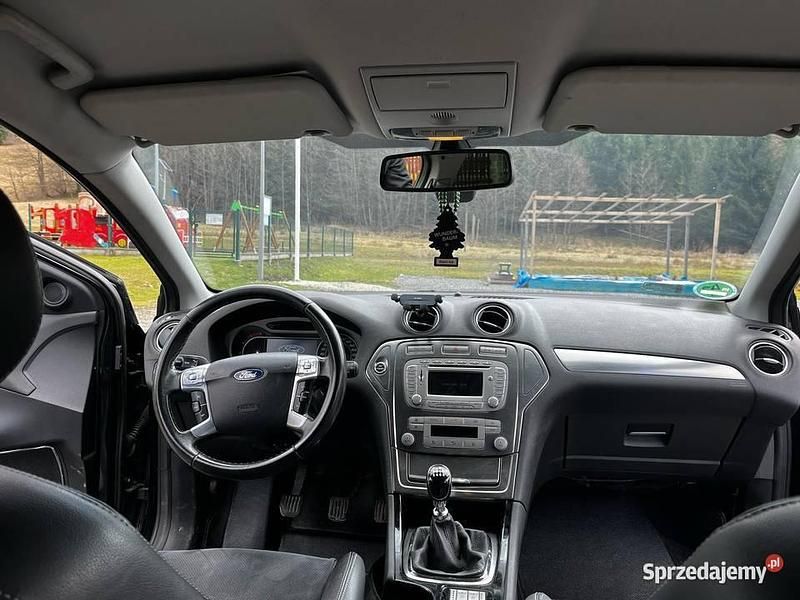 Czarny Używany 2010 Ford Mondeo Kombi | 22 000 zł (Uczciwa cena) - Obraz 1/4
