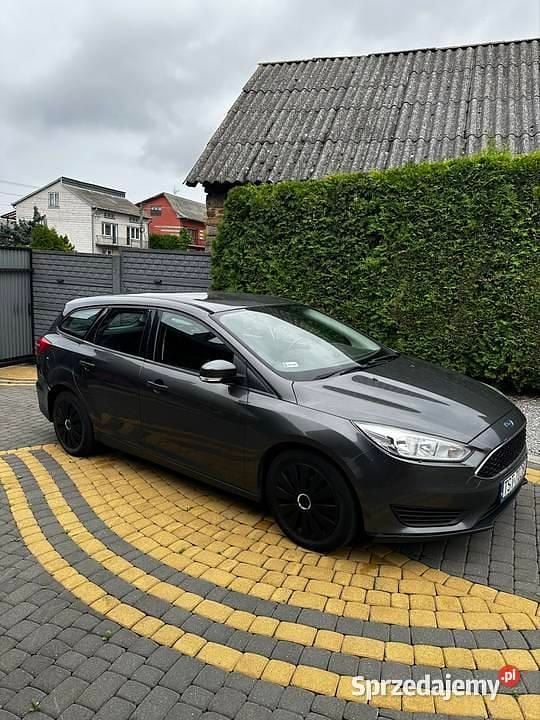 Używany Ford Focus 2016 Szary Kombi