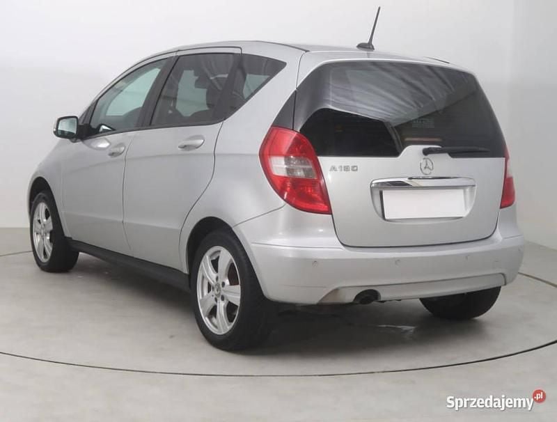 Używany Mercedes A160 2010 Srebrny Hatchback
