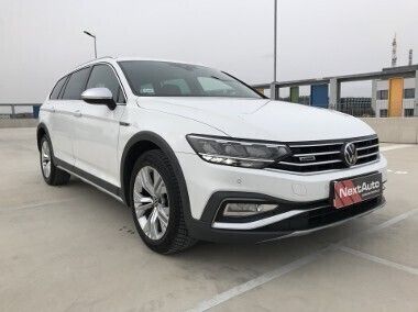 Biały Używany 2021 VW Passat Kombi | 89 900 zł (Drogi) - Obraz 1/4