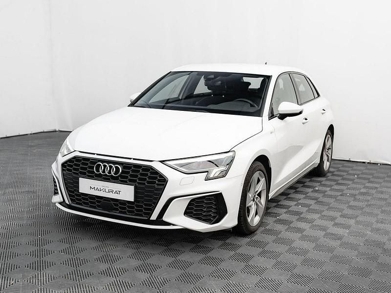 Używany Audi A3 Sportback S-Line 150 KM (110 kW) 2023 Biały (metalik) Hatchback
