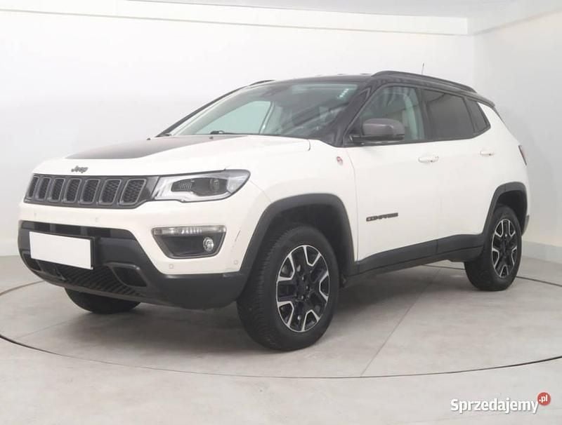 Używany Jeep Compass 170 KM (125 kW) 2019 Biały SUV