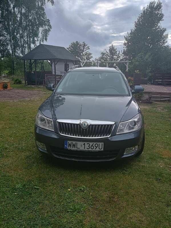 Używany Skoda Octavia 2012 Szary Kombi