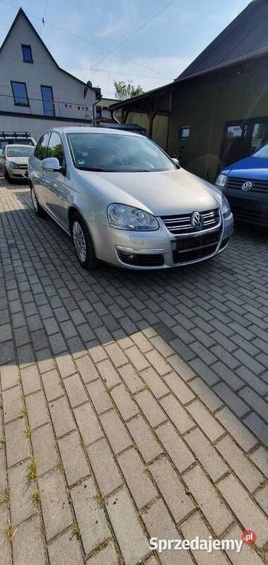 Srebrny Używany 2008 VW Jetta Sedan/Limuzyna | 23 500 zł (Uczciwa cena) - Obraz 1/4