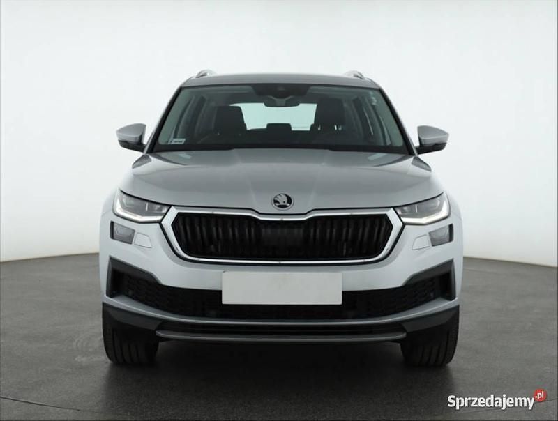 Srebrny Używany 2021 Skoda Kodiaq SUV | 111 499 zł (Uczciwa cena) - Obraz 1/4