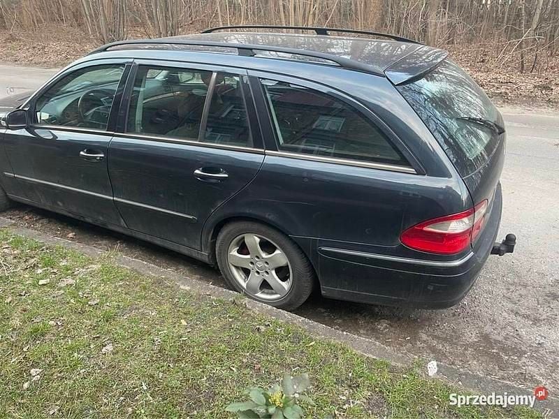 Używany Mercedes E320 Elegance 2003 Granatowy Kombi