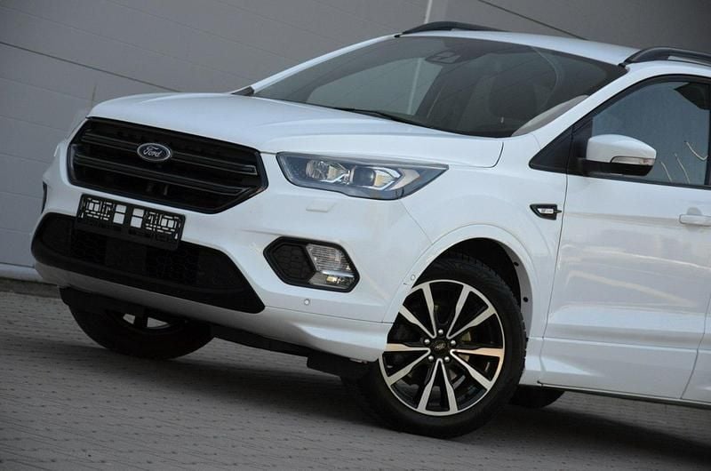 Używany Ford Kuga 120 KM (88 kW) 2019 Biały SUV