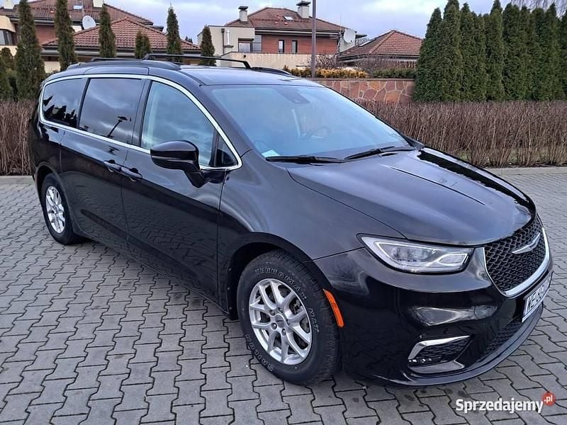 Używany Chrysler Pacifica 2022 Czarny Van