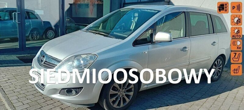 Srebrny Używany 2011 Opel Zafira Minivan | 17 900 zł (Super Cena) - Obraz 1/4