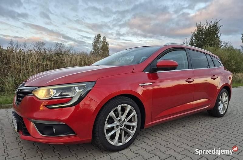 Wiśniowy Używany 2016 Renault Mégane IV Kombi | 31 999 zł (Uczciwa cena) - Obraz 1/4