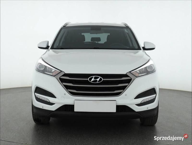 Biały Używany 2016 Hyundai Tucson SUV | 53 999 zł (Uczciwa cena) - Obraz 1/4