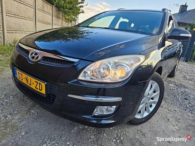 Używany Hyundai i30 126 KM (92 kW) 2009 Czarny Kombi