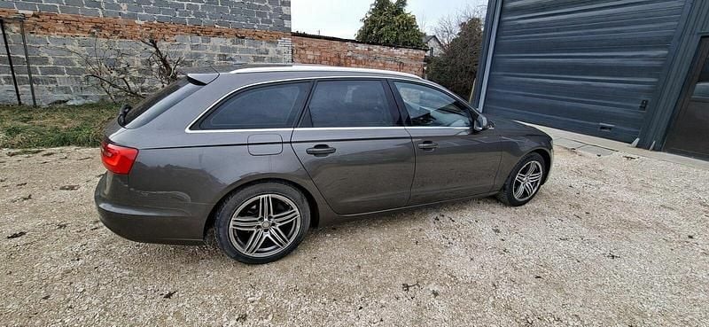 Używany Audi A6 2012 Brązowobeżowy Kombi