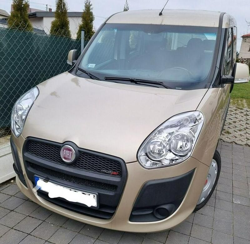Używany Fiat Doblò 2014 Brązowobeżowy Minivan