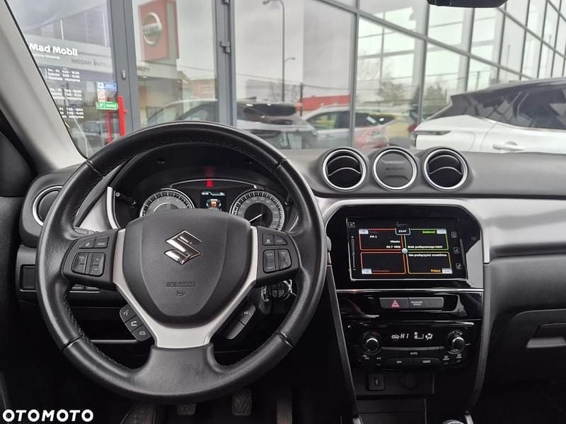 Używany Suzuki Vitara 2022 Zcd galactic gray metallic SUV