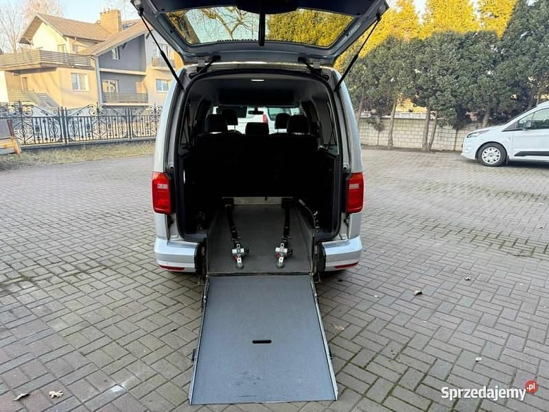 Srebrny (metalik) Używany 2018 VW Caddy Minivan | 63 500 zł (Super Cena) - Obraz 1/4