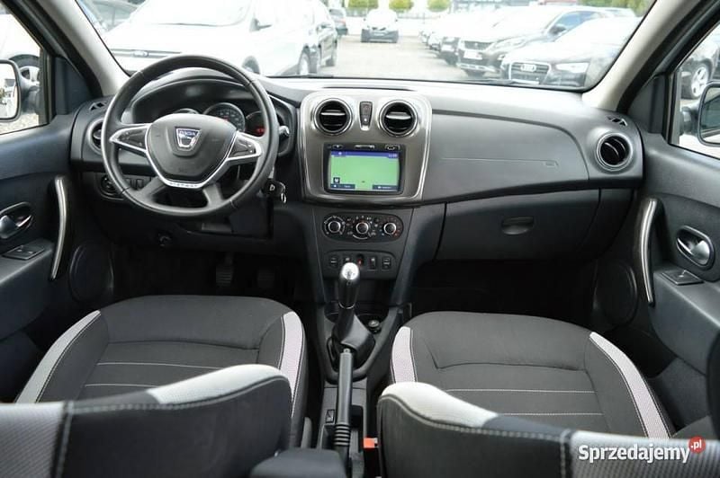 Biały Używany 2018 Dacia Sandero Stepway Hatchback | 27 900 zł (Dobra cena) - Obraz 1/4
