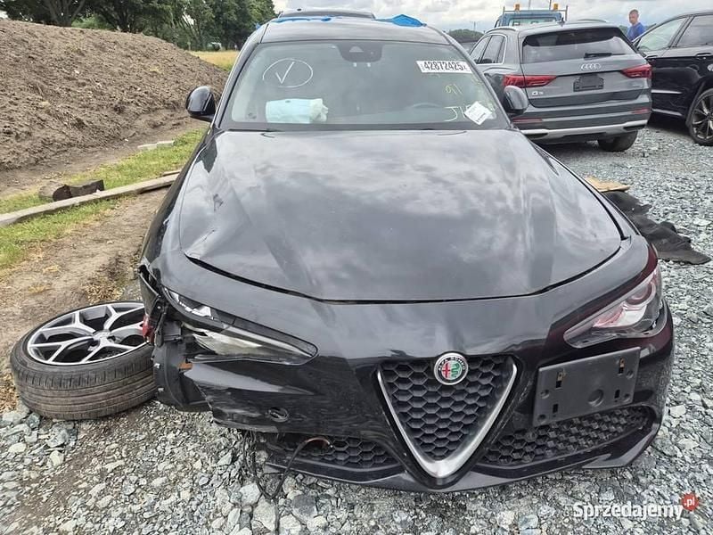 Używany 2021 Alfa Romeo Giulia | 26 500 zł - Obraz 1/4