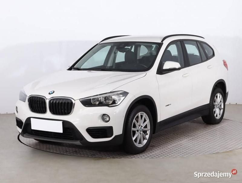 Używany BMW X1 140 KM (102 kW) 2017 Biały SUV