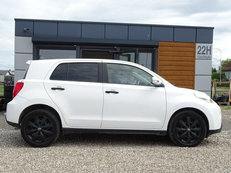 Używany Toyota Urban Cruiser 101 KM (74 kW) 2010 Biały SUV