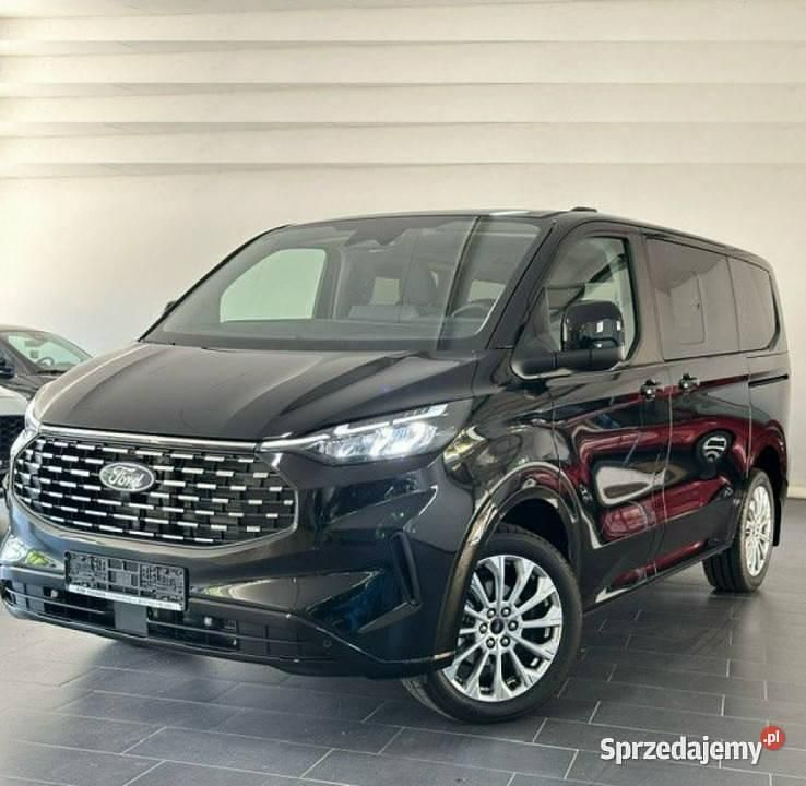 Czarny Nowe 2025 Ford Tourneo Custom Titanium X Van | 312 420 zł - Obraz 1/4