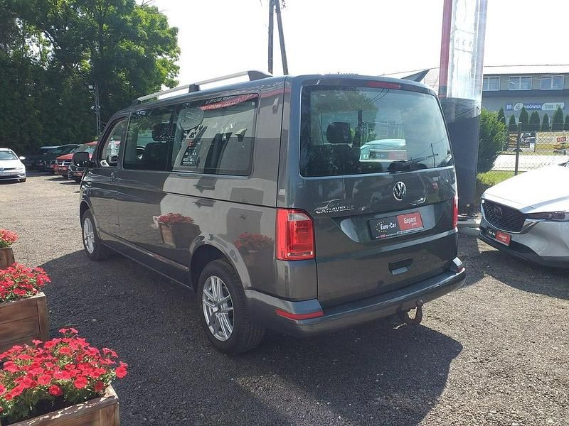 Używany VW Caravelle 150 KM (110 kW) 2018 Szary (metalik) Minivan