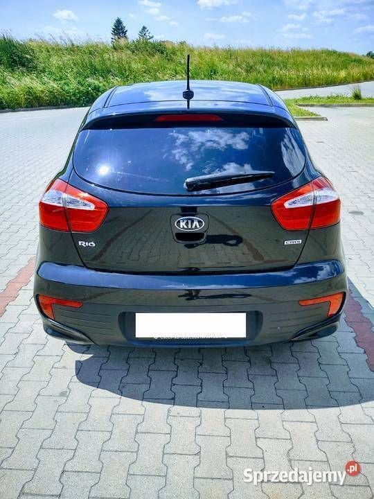 Czarny Używany 2015 Kia Rio Hatchback | 29 000 zł (Uczciwa cena) - Obraz 1/4