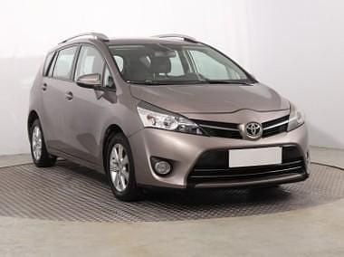 Szary Używany 2014 Toyota Verso Minivan | 47 999 zł (Dość drogi) - Obraz 1/4